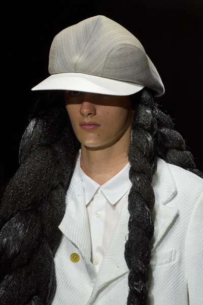 Look 75